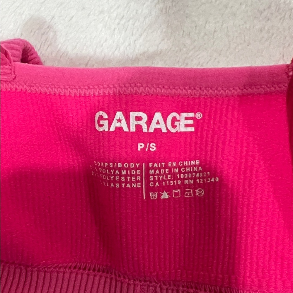 Pink Ribbed crop tank top - Picture 3 of 3